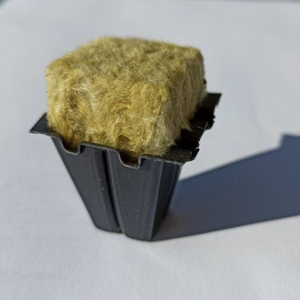 Grodan sadbovací kostka 25x25x40 mm vč. sadbovače